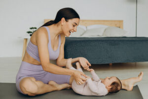 Ejercicio después del parto con entrenamiento postparto guiado